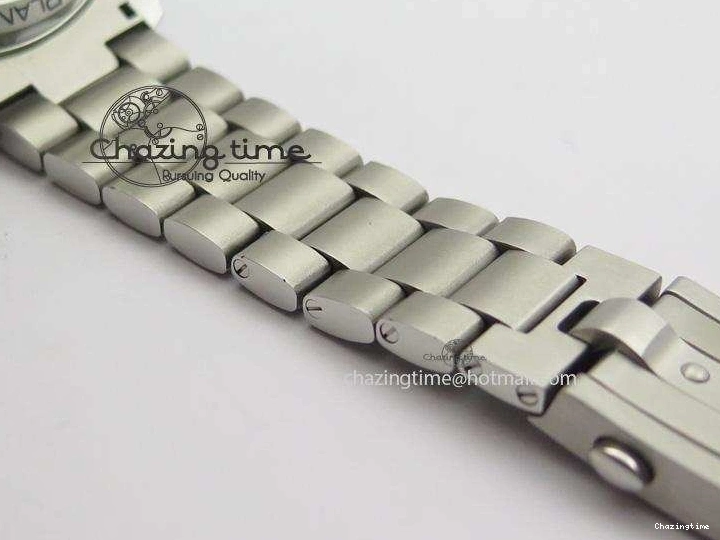 0715 UrbanChic Master Chronometer 45mm SS JHF Black Dial On SS Bracelet A 8248